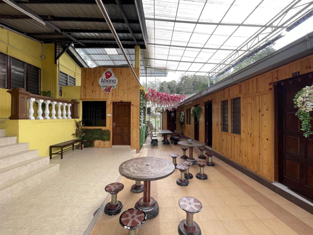 Aiza Homestay Opposite Abang Strawberry Taman Sedia Tanah Rata Buitenkant foto
