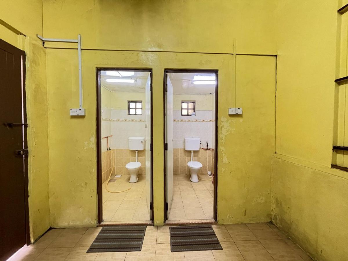 Aiza Homestay Opposite Abang Strawberry Taman Sedia Tanah Rata Buitenkant foto