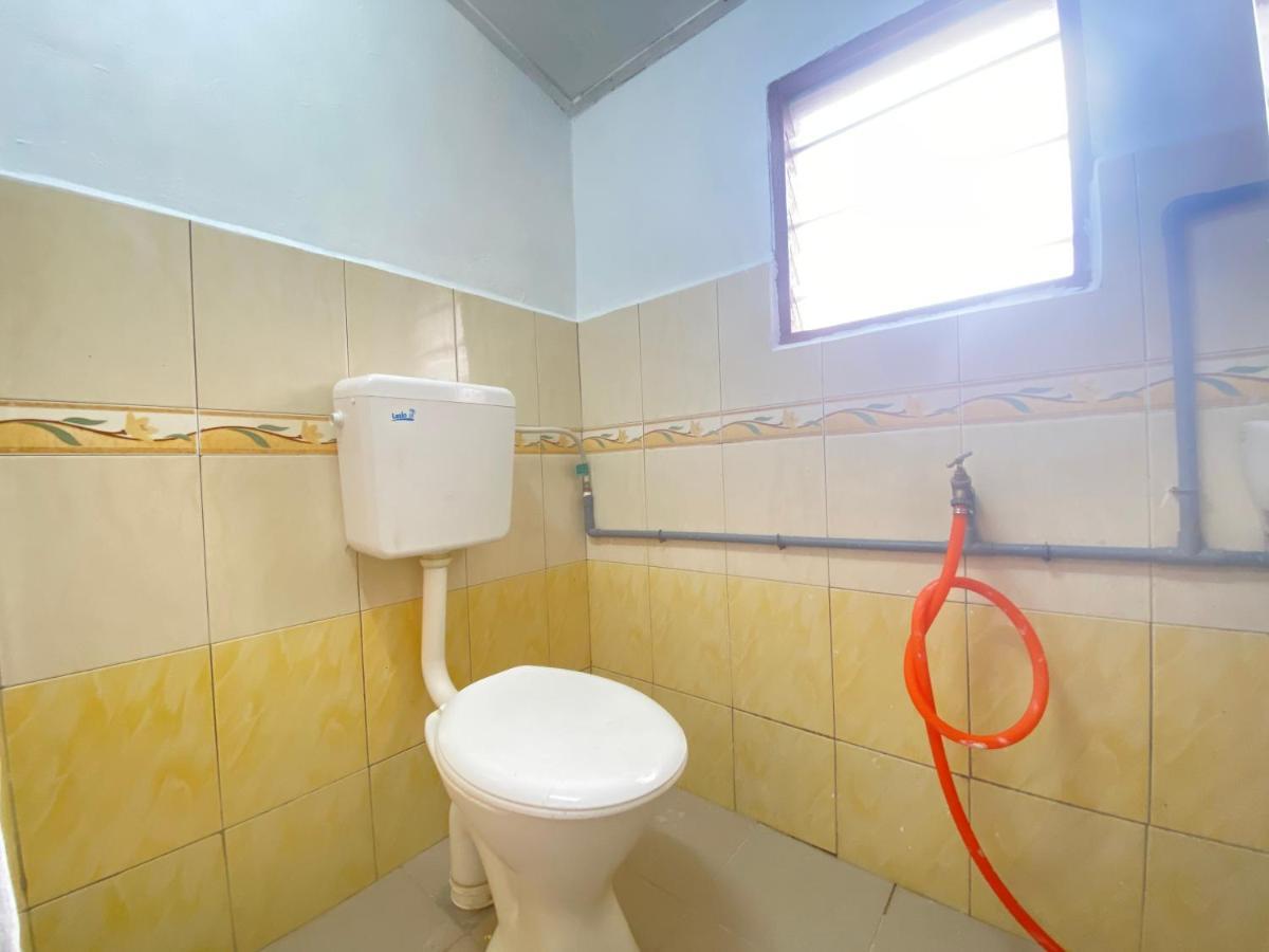 Aiza Homestay Opposite Abang Strawberry Taman Sedia Tanah Rata Buitenkant foto
