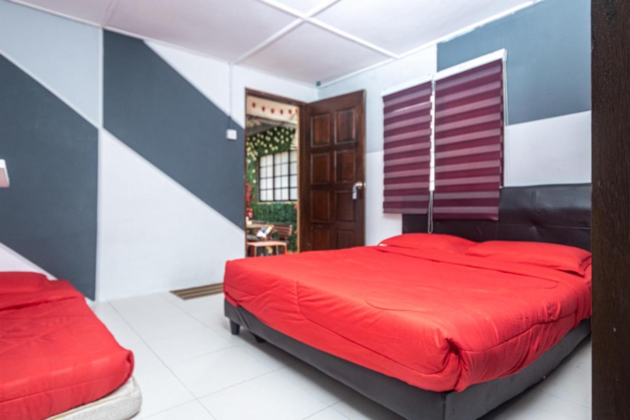 Aiza Homestay Opposite Abang Strawberry Taman Sedia Tanah Rata Buitenkant foto
