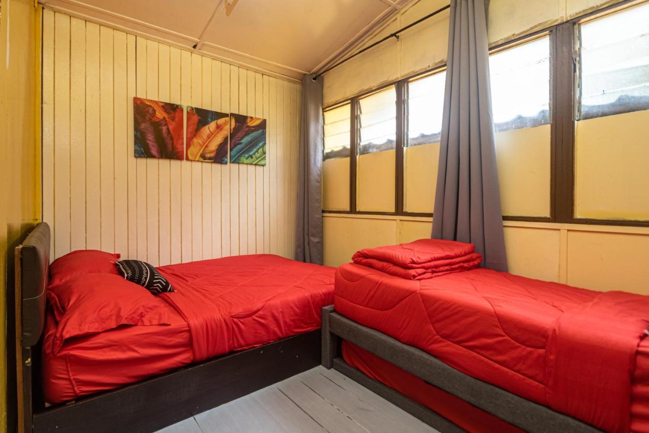 Aiza Homestay Opposite Abang Strawberry Taman Sedia Tanah Rata Buitenkant foto