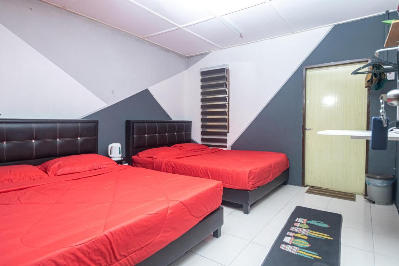 Aiza Homestay Opposite Abang Strawberry Taman Sedia Tanah Rata Buitenkant foto