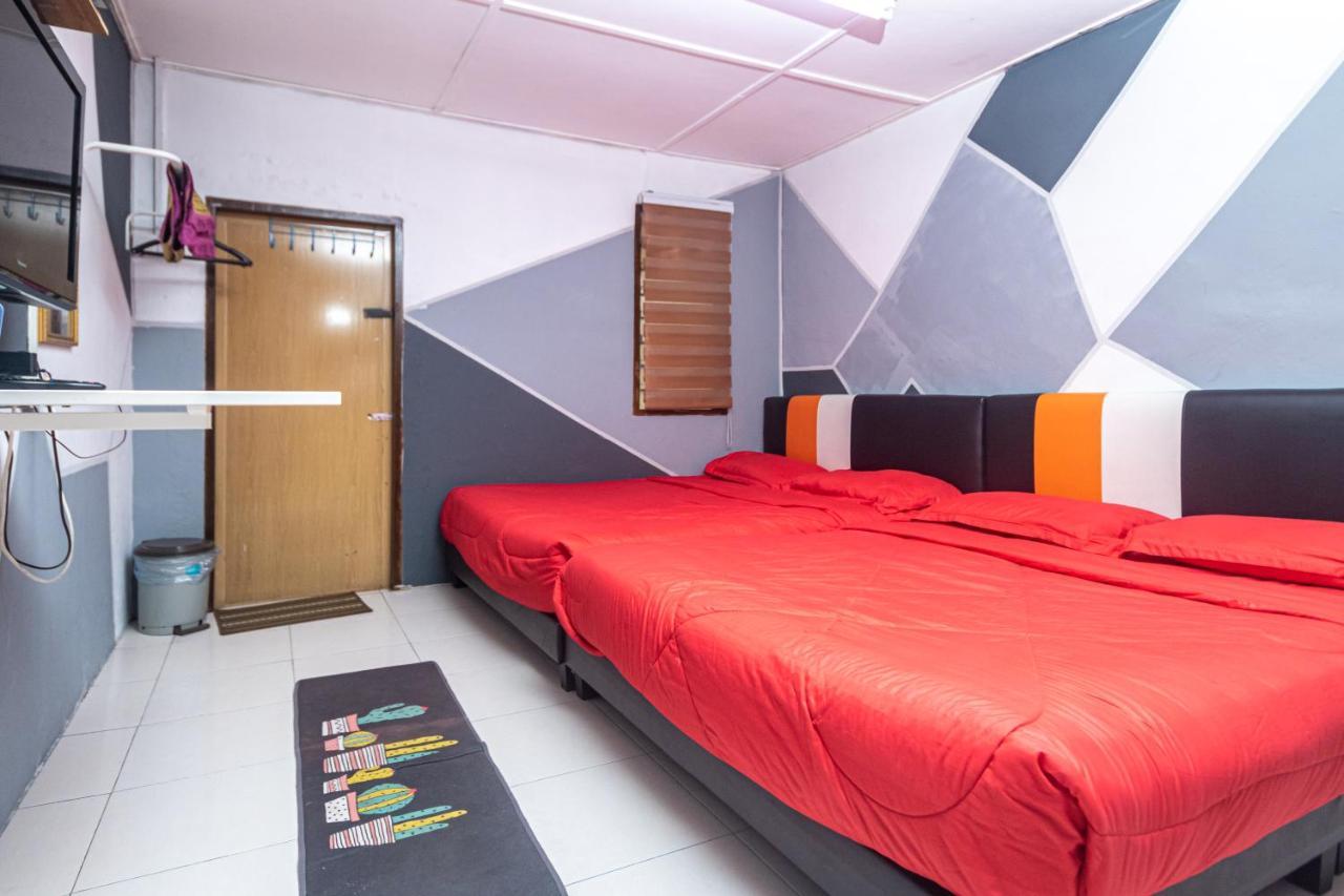 Aiza Homestay Opposite Abang Strawberry Taman Sedia Tanah Rata Buitenkant foto