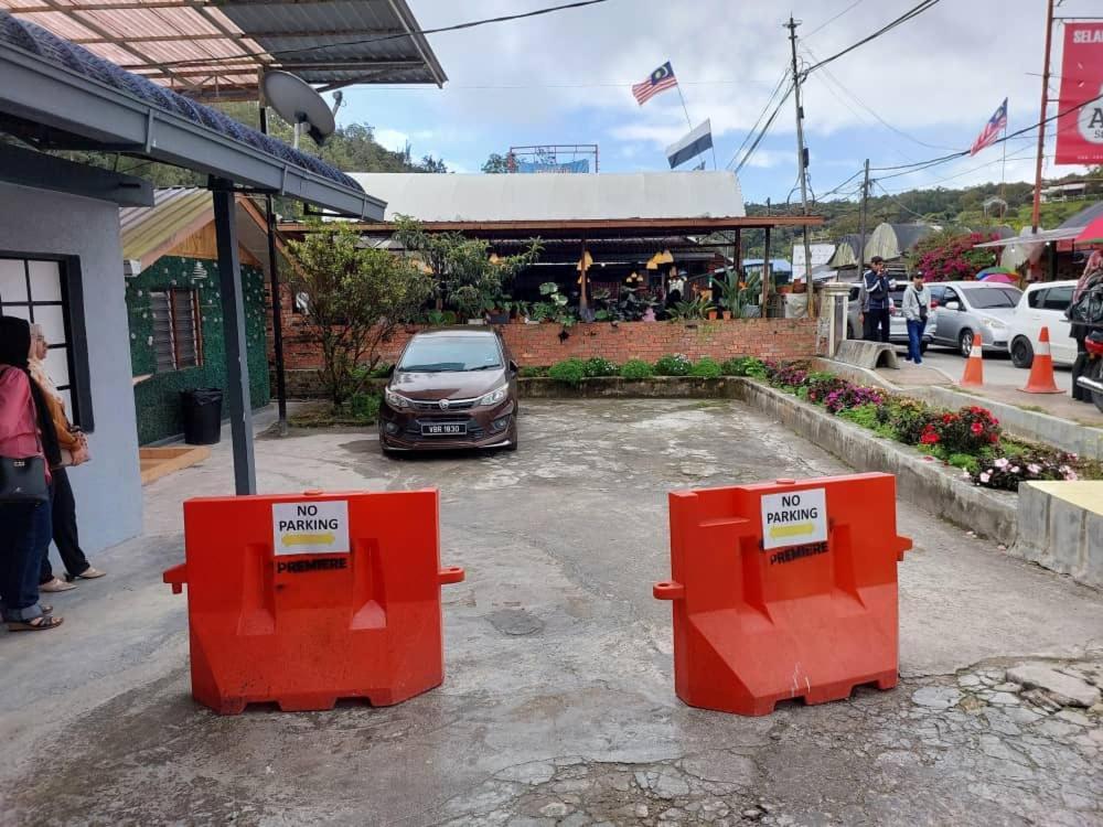 Aiza Homestay Opposite Abang Strawberry Taman Sedia Tanah Rata Buitenkant foto